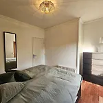 Beautiful With Spacious Garden Semesterbostad Voorthuizen