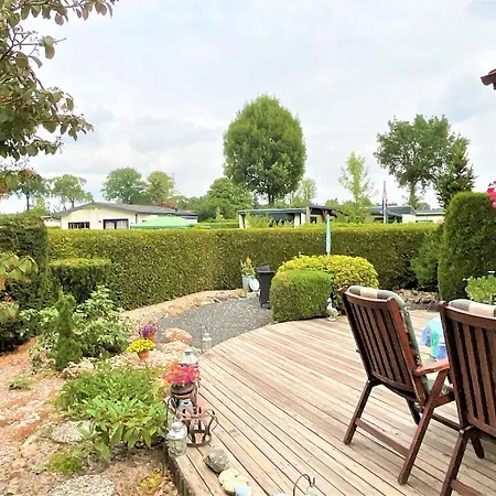 Dom wakacyjny Beautiful With Spacious Garden Voorthuizen