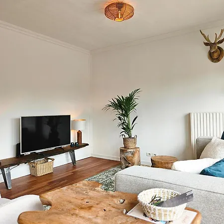 Beautiful With Spacious Garden