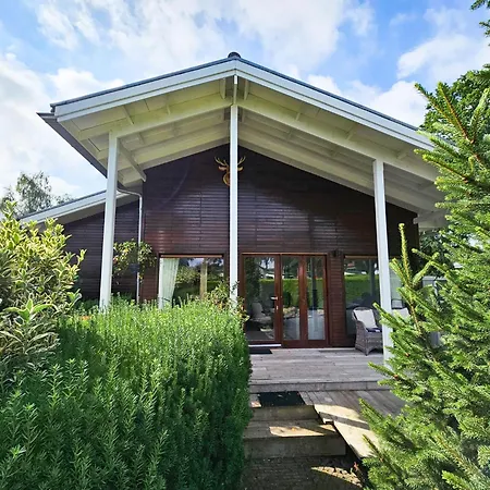 Ferienhaus Beautiful With Spacious Garden *