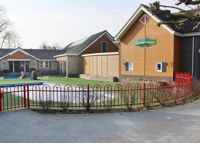 Beautiful With Spacious Garden *