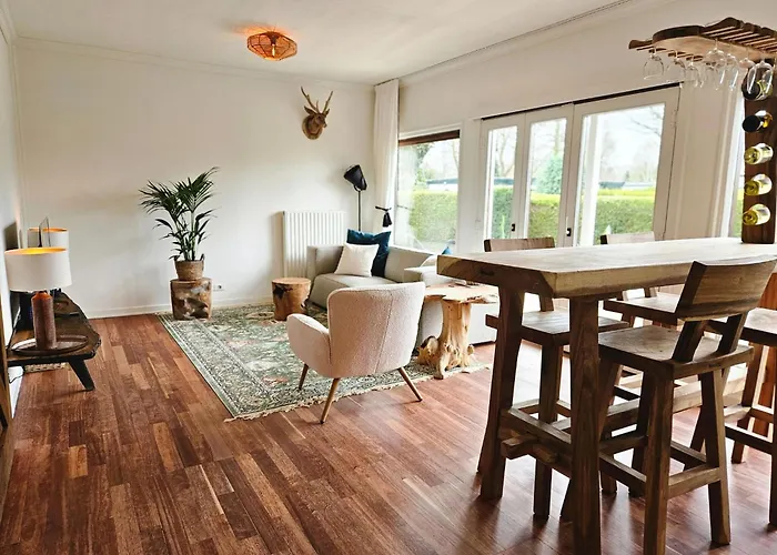 Beautiful With Spacious Garden *