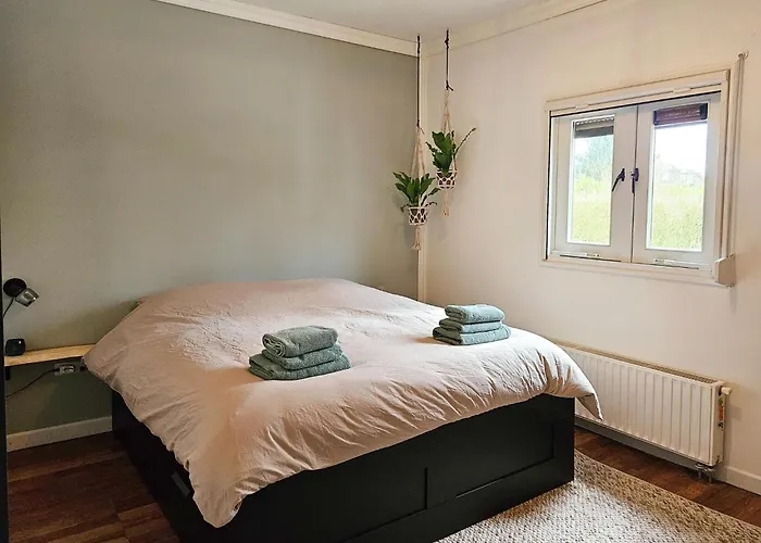 Сasa de vacaciones Beautiful With Spacious Garden *