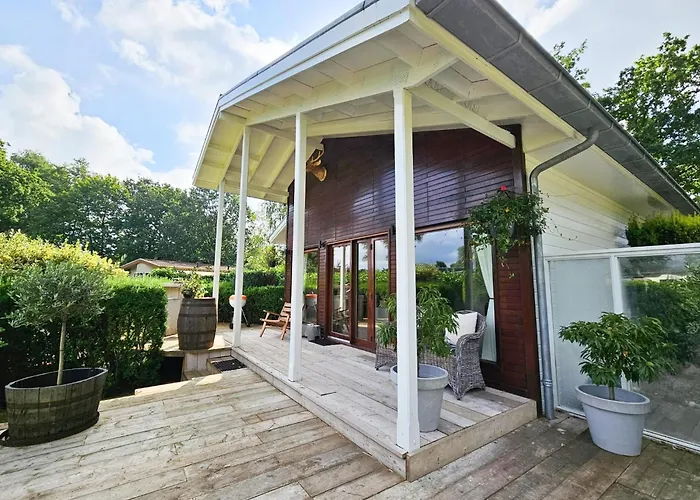 Сasa de vacaciones Beautiful With Spacious Garden