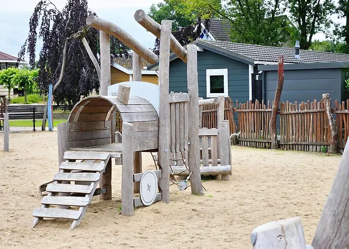 Beautiful With Spacious Garden