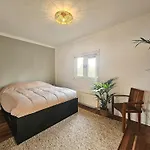 Beautiful With Spacious Garden