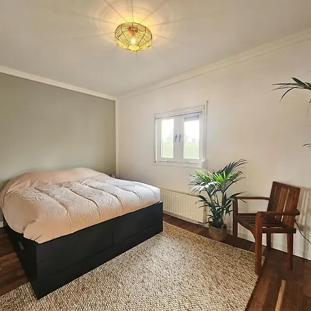 Beautiful With Spacious Garden